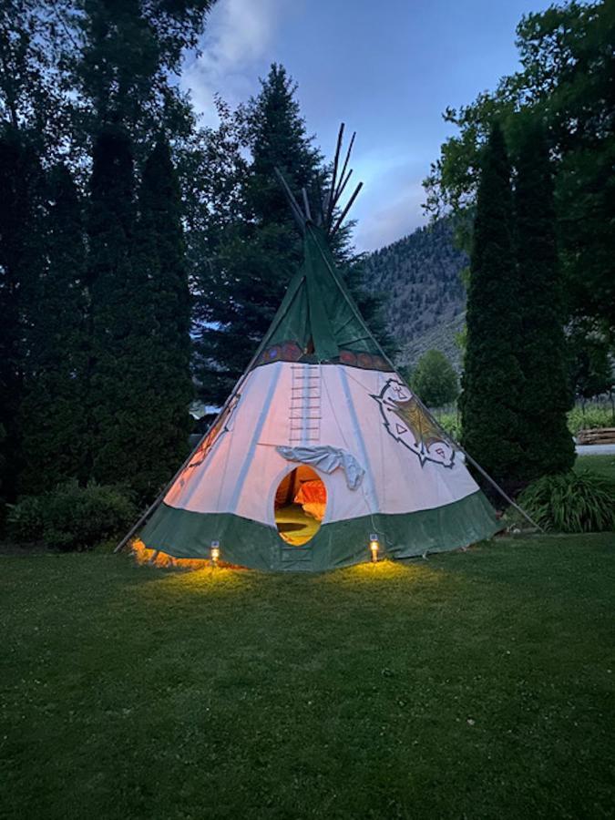 Similkameen Wild Resort & Winery Retreat Osoyoos Esterno foto