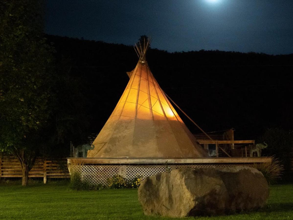 Similkameen Wild Resort & Winery Retreat Osoyoos Esterno foto