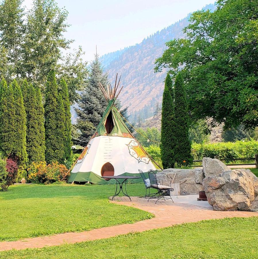 Similkameen Wild Resort & Winery Retreat Osoyoos Esterno foto