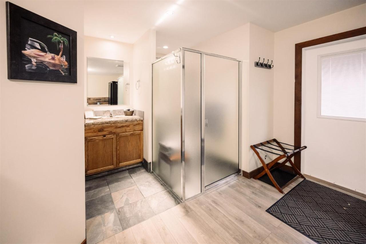 Similkameen Wild Resort & Winery Retreat Osoyoos Esterno foto