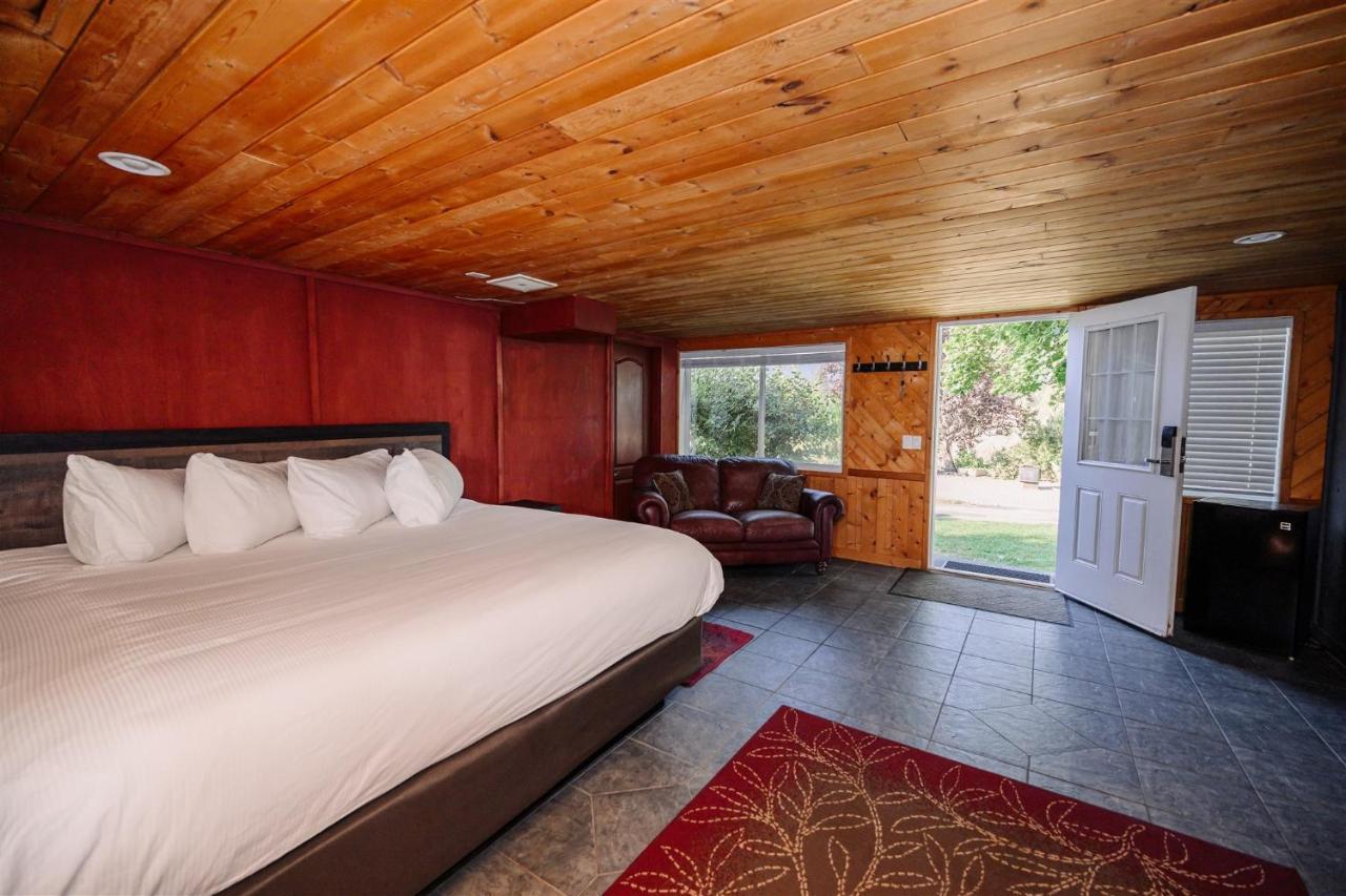 Similkameen Wild Resort & Winery Retreat Osoyoos Esterno foto