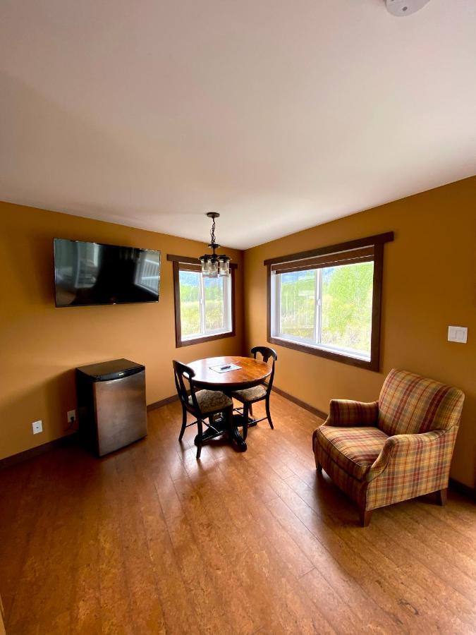 Similkameen Wild Resort & Winery Retreat Osoyoos Esterno foto