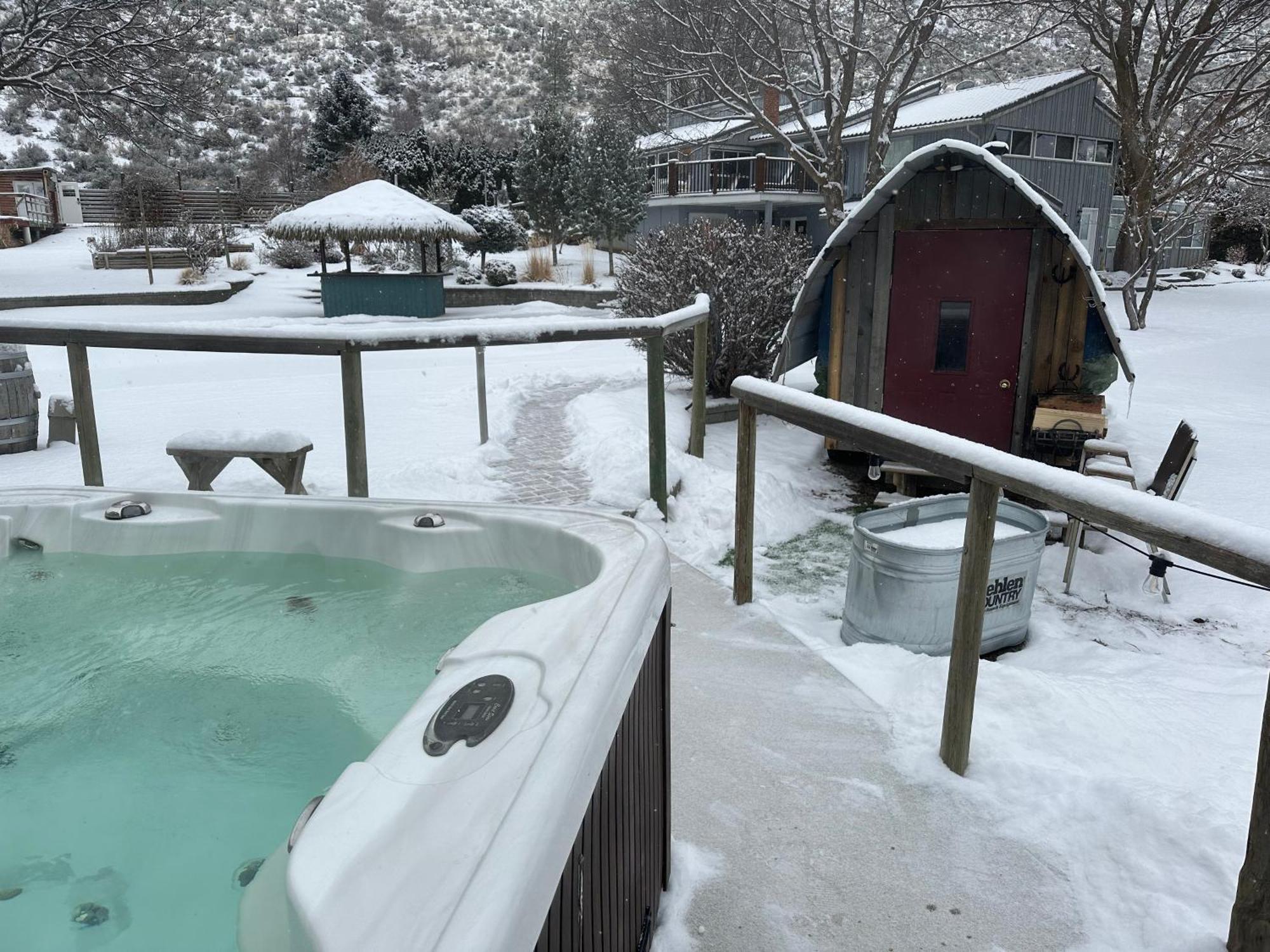 Similkameen Wild Resort & Winery Retreat Osoyoos Esterno foto