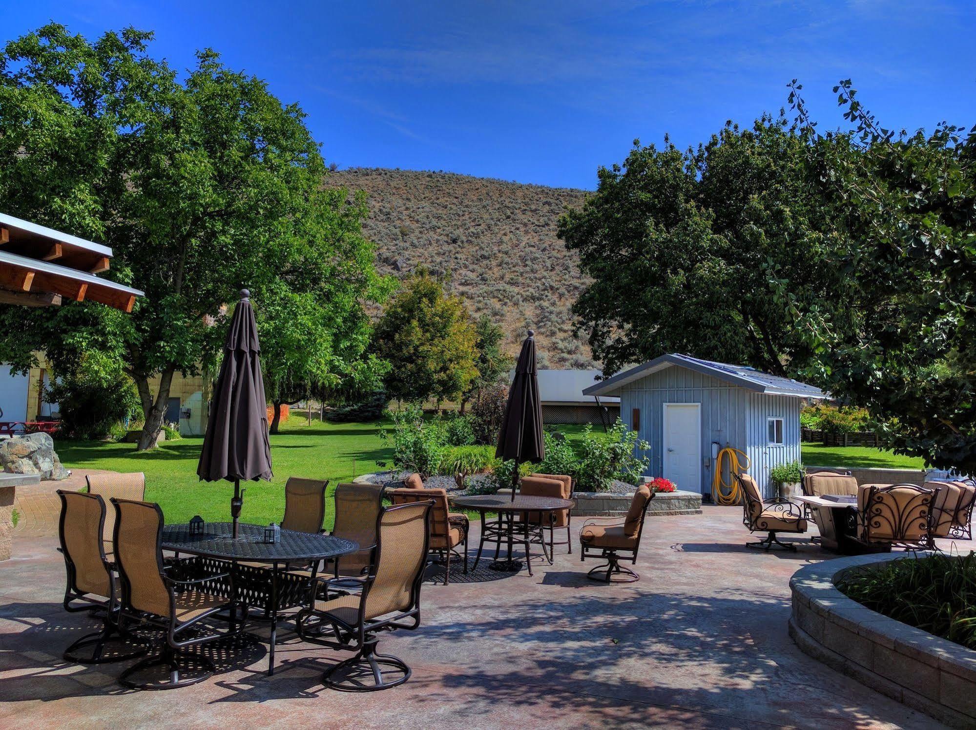 Similkameen Wild Resort & Winery Retreat Osoyoos Esterno foto